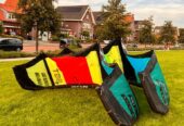 2 Slingshots SST 2020 kites, 6m en 8m , inclusief bar