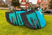 2 Slingshots SST 2020 kites, 6m en 8m , inclusief bar