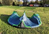 Volledige Kitesurfset (Bar, Board, Pomp, 7 meter, 9 meter, 12 meter).