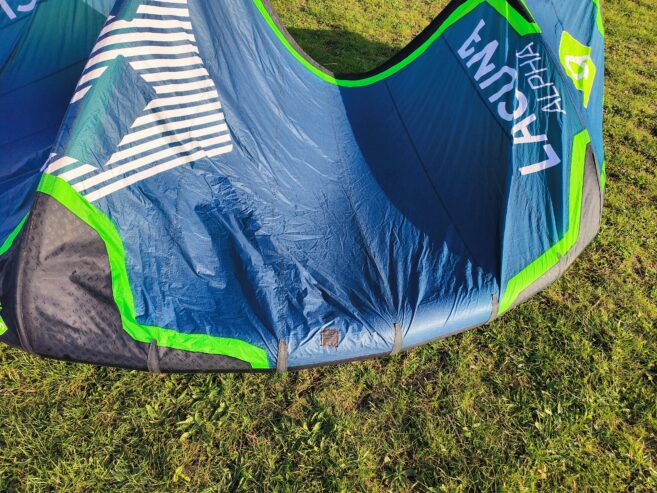 Volledige Kitesurfset (Bar, Board, Pomp, 7 meter, 9 meter, 12 meter).