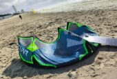 Volledige Kitesurfset (Bar, Board, Pomp, 7 meter, 9 meter, 12 meter).