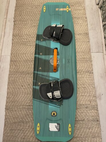 F-one trax board, naish bindingen 137×42