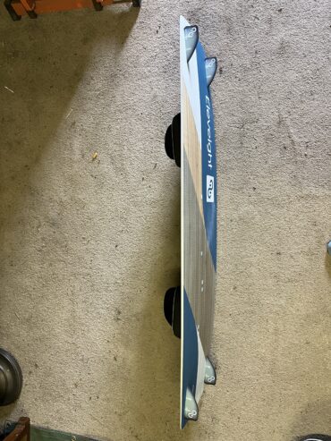 Eleveight Process – V6 – Kiteboard – Freeride + Pads & Strap