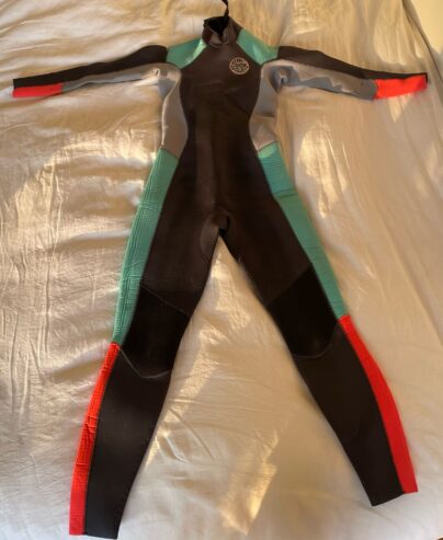 Rip Curl wetsuit women size 4, 5:3mm