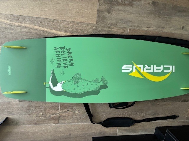 Kiteset: Ozone Catalyst 12m V3 Ruby and Contact V4 bar