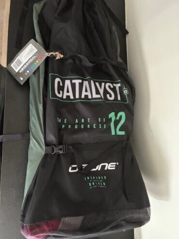 Kiteset: Ozone Catalyst 12m V3 Ruby and Contact V4 bar